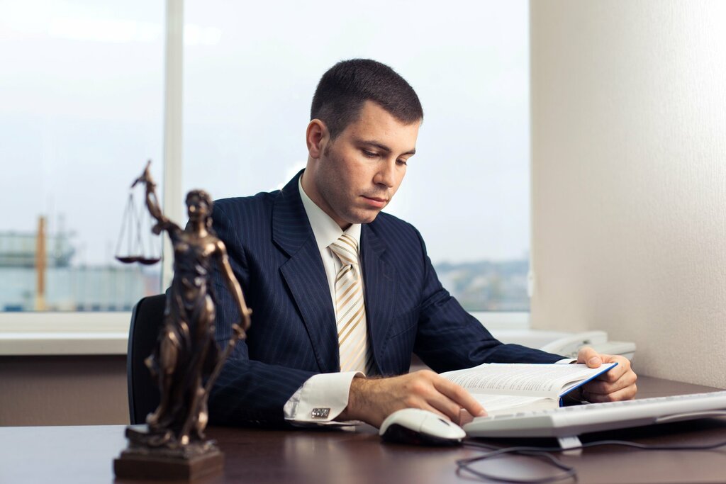 Преимущества наличия юриста на предприятии