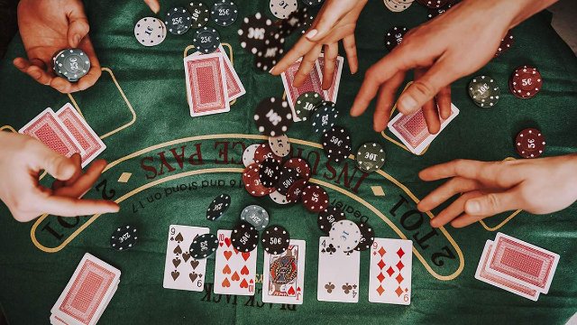 Покер рум Покер Матч: преимущества игры для новичков