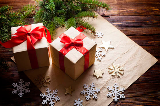 Экономный Дед Мороз с корпоративными подарками